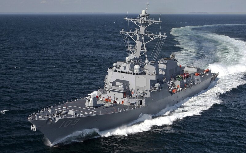 USS Arleigh Burke Destroyer — Gray, Dynamic