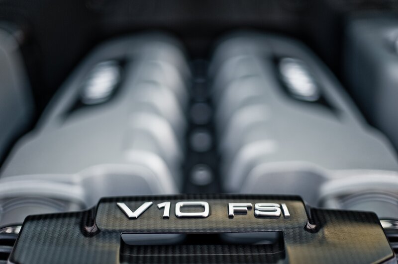 V10 FSI Engine Cover