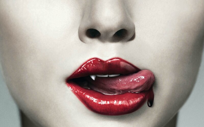 vampire lips with fangs