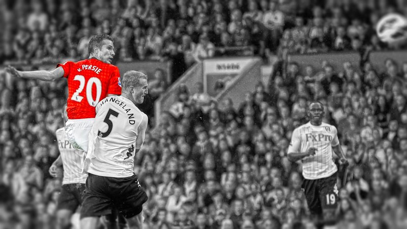 Van Persie scores in football match
