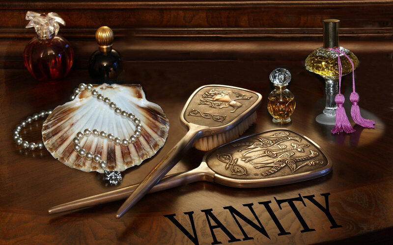 Vanity Items on Wood