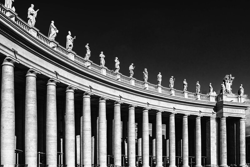 Vatican colonnade statues