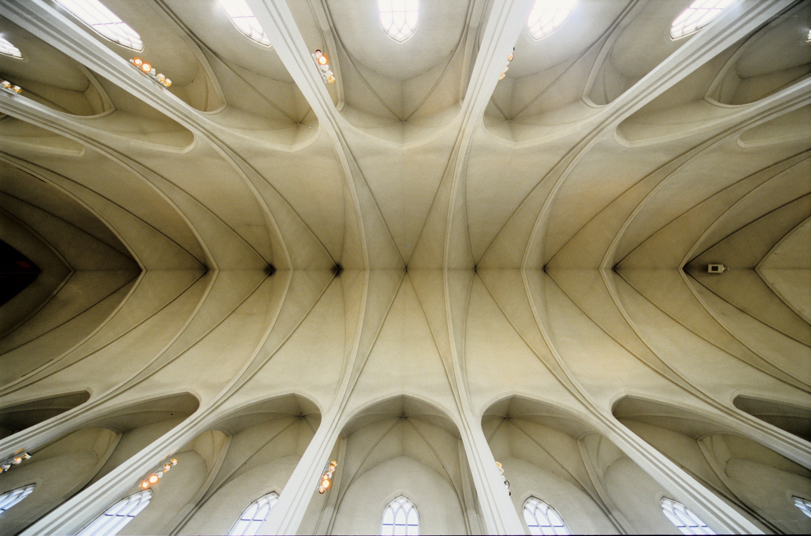 vaulted ceiling architecture