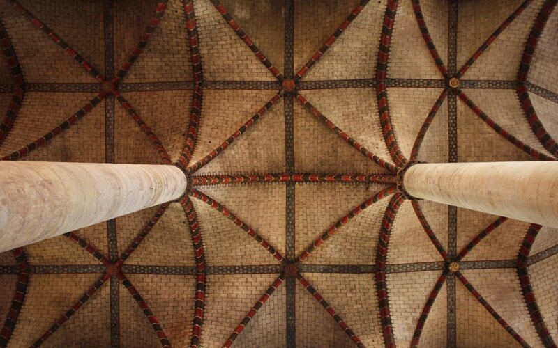 Vaulted Ceiling with Columns — Beige
