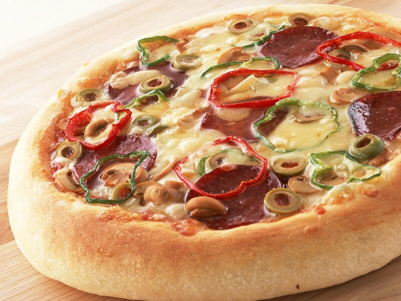 vegetable and pepperoni pizza