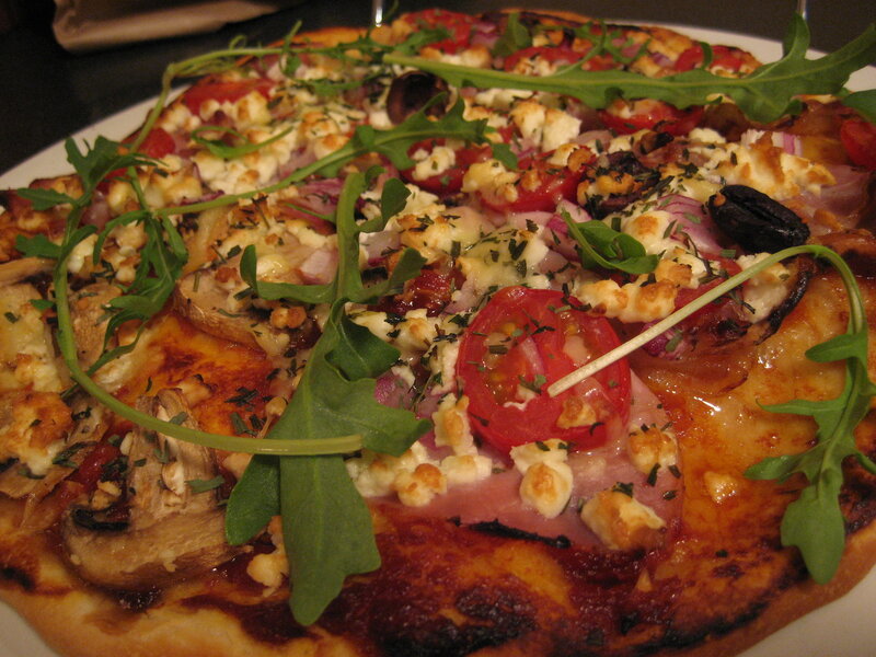 vegetable pizza with arugula
