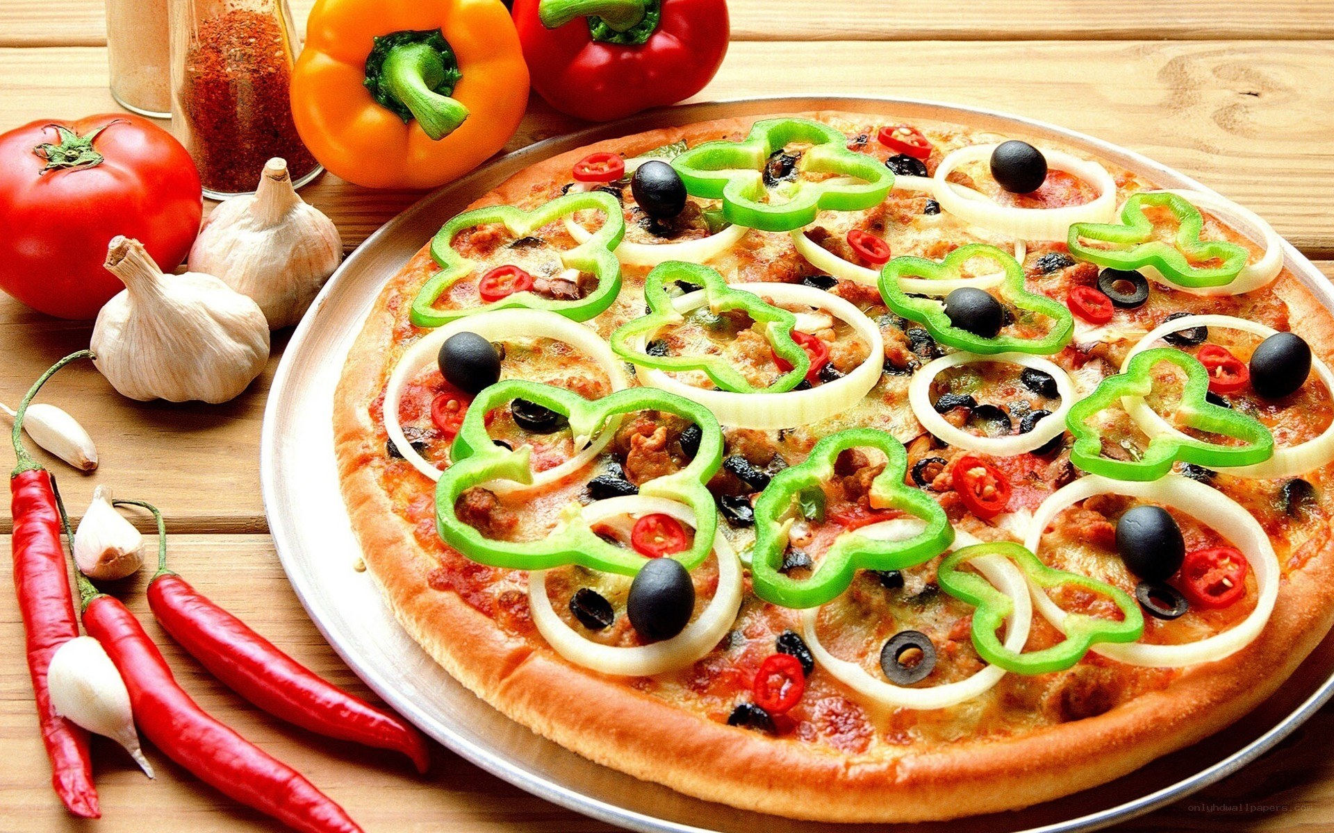 vegetable pizza with fresh ingredients