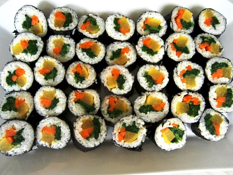 Vegetable sushi rolls
