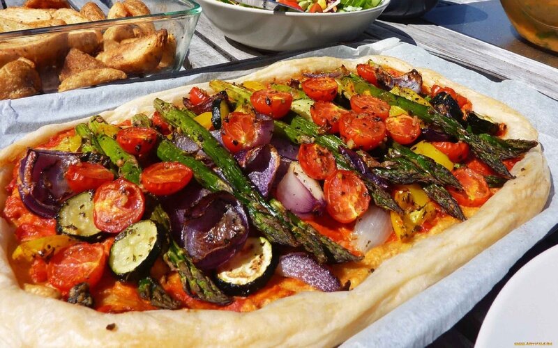 Vegetable tart with roasted vegetables
