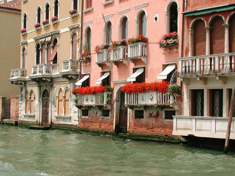 Venetian canal with colorful buildings