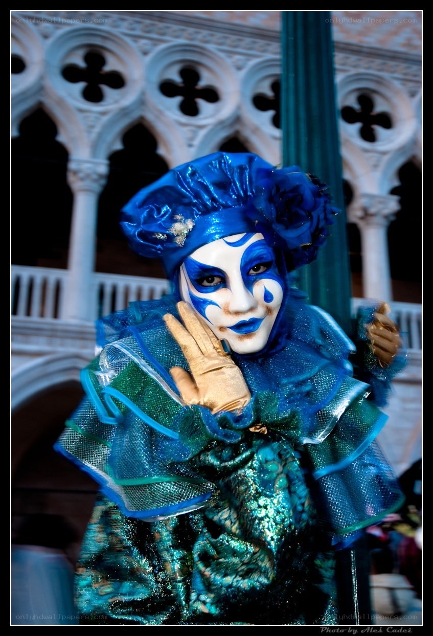 Venetian carnival performer