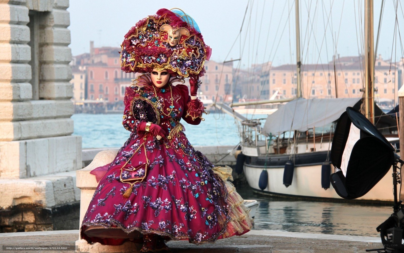 Venetian carnival performer