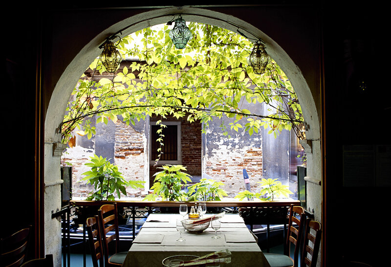 Venetian courtyard dining