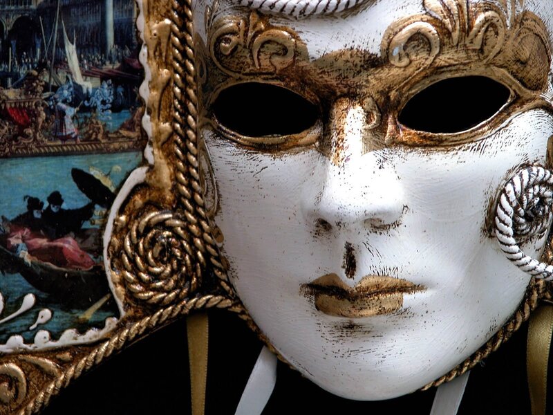 Venetian mask with gondola painting