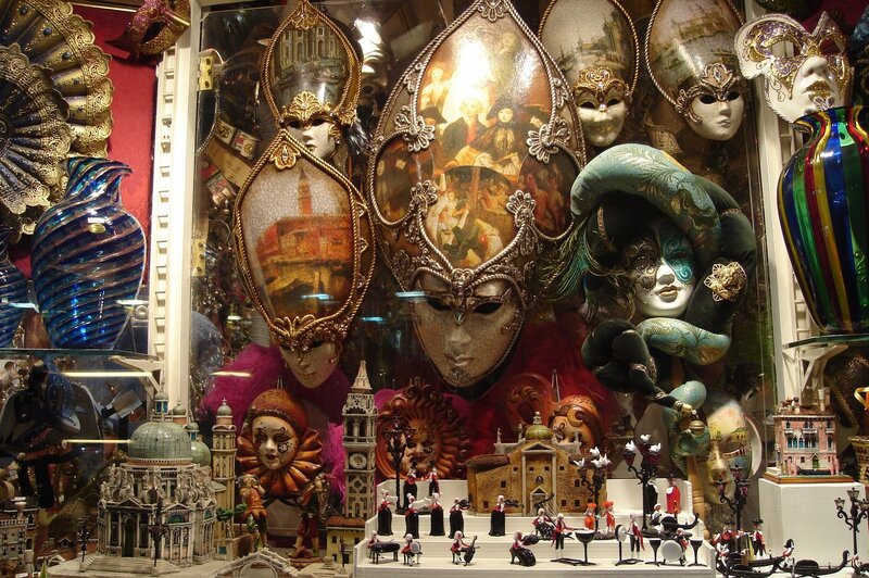 Venetian masks and souvenirs