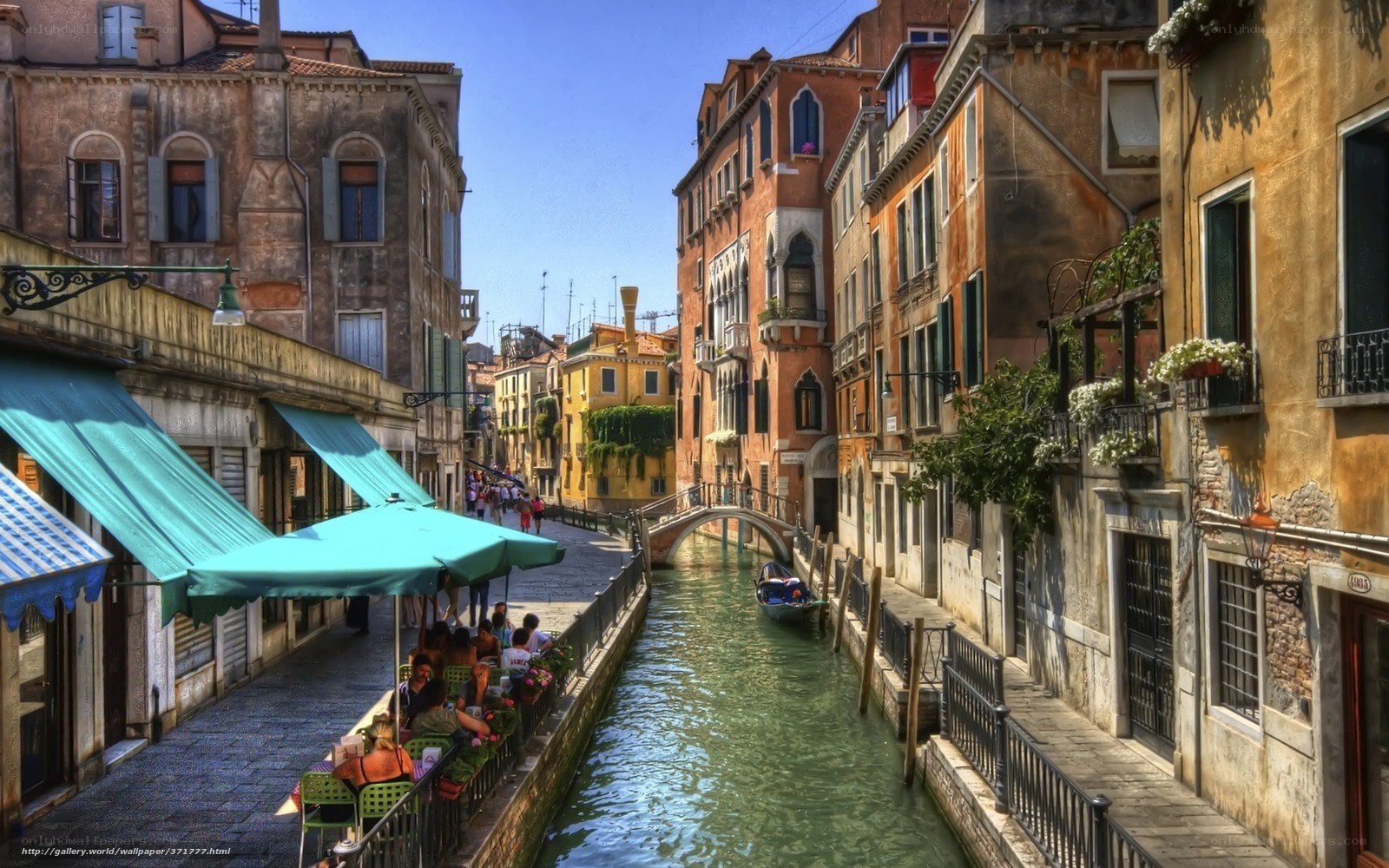 Venice canal with outdoor cafe