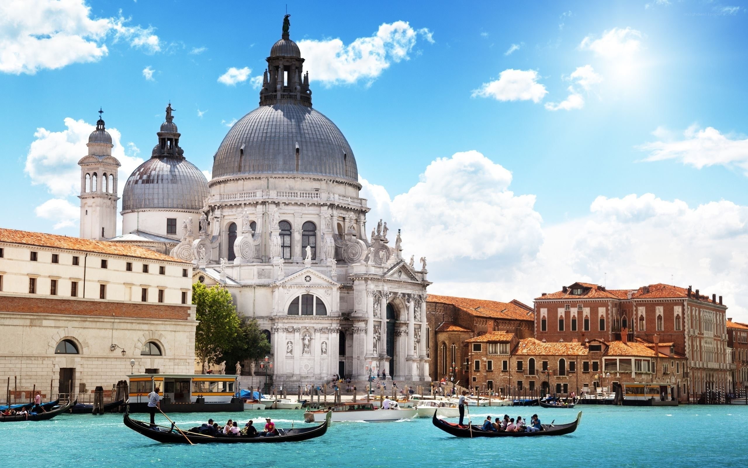 Venice gondolas by basilica