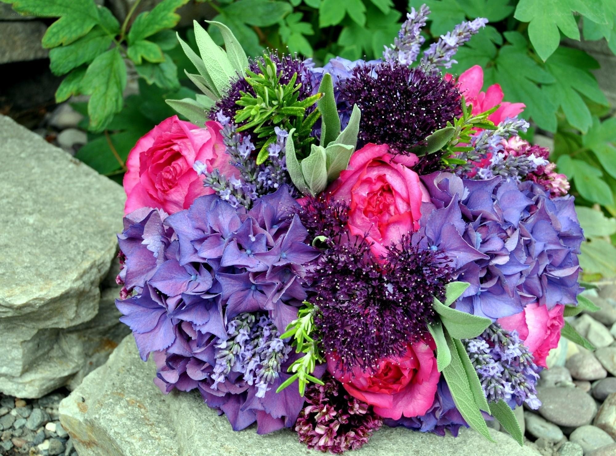 vibrant purple and pink bouquet