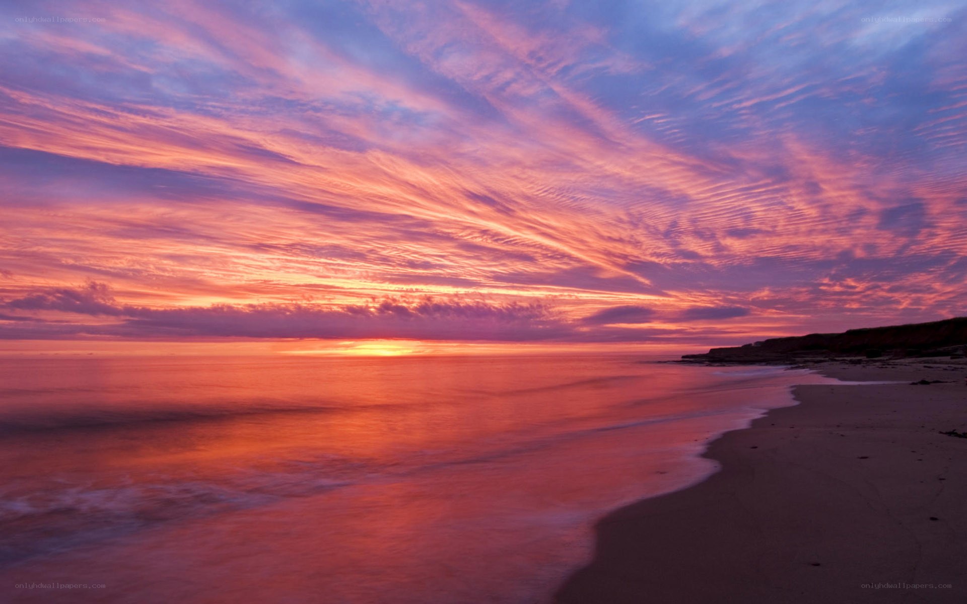 Vibrant sunset over the ocean