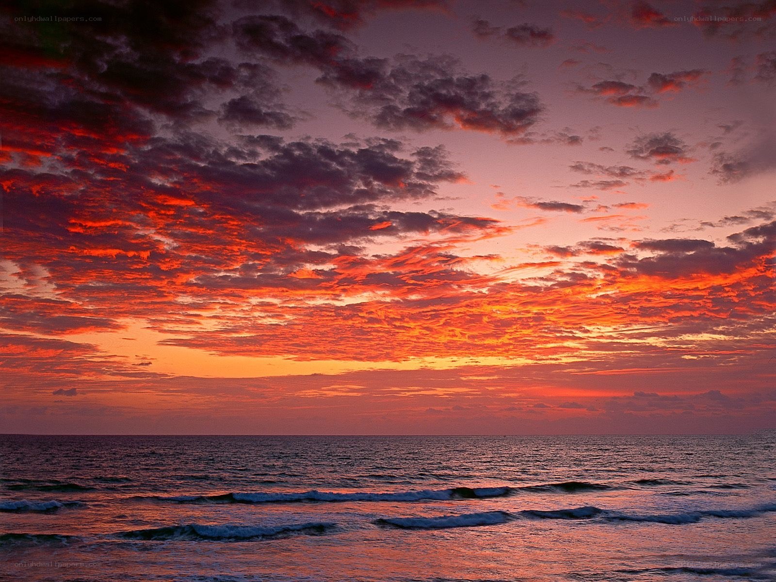 Vibrant sunset over the ocean