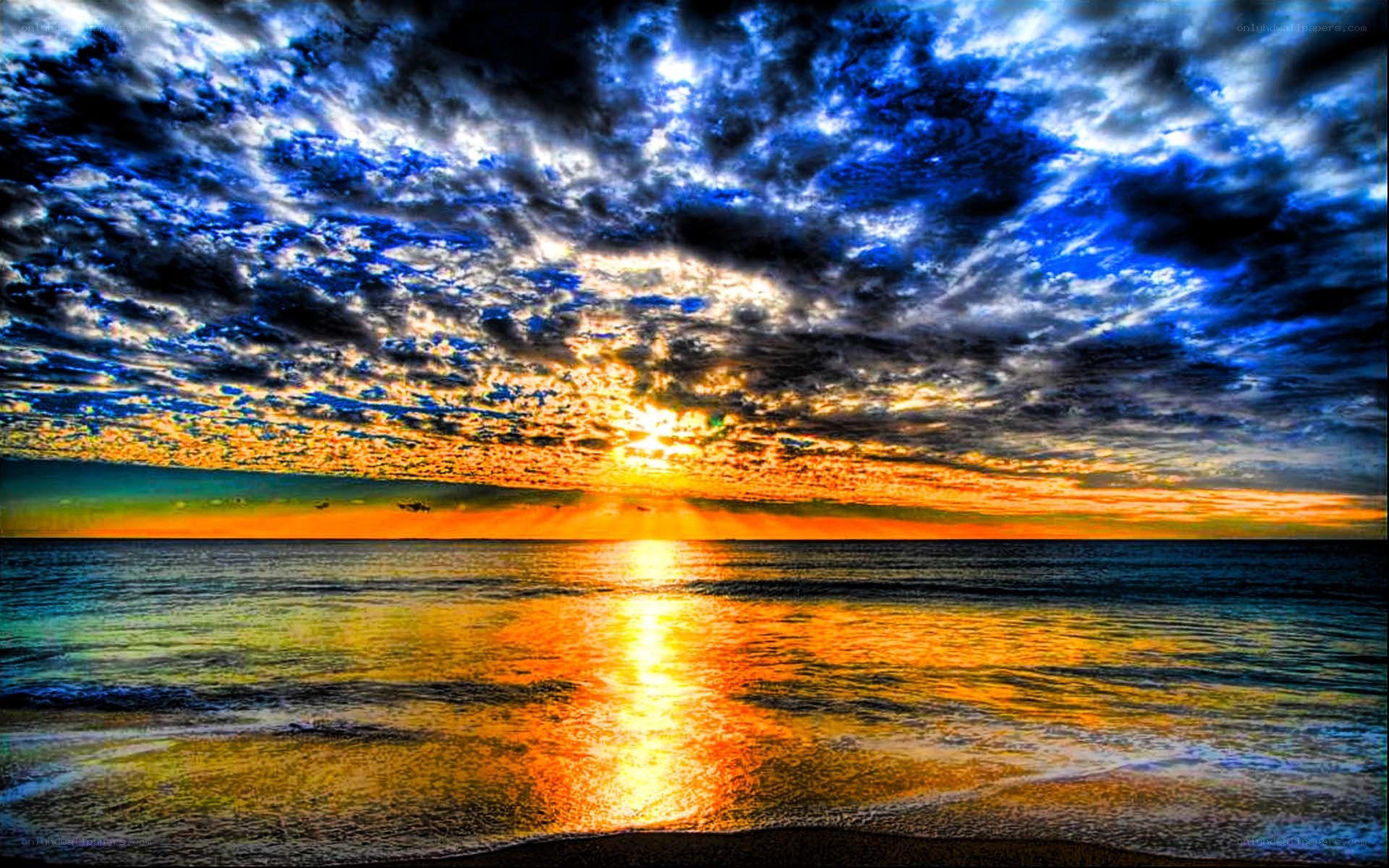 Vibrant sunset over the ocean