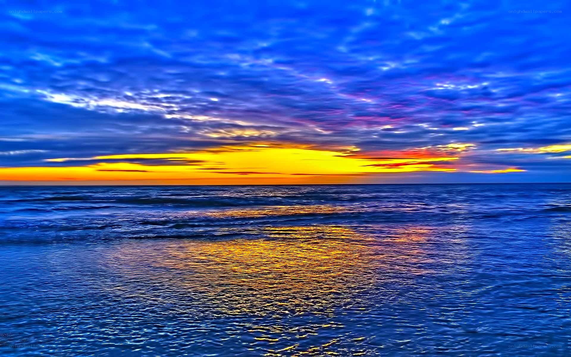 Vibrant sunset over the ocean