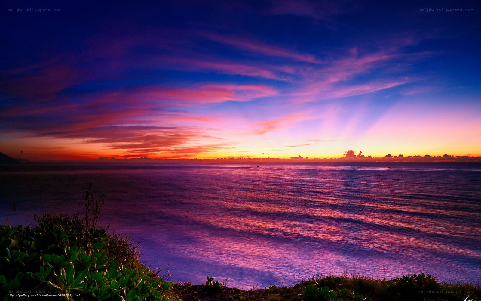 Vibrant sunset over the ocean
