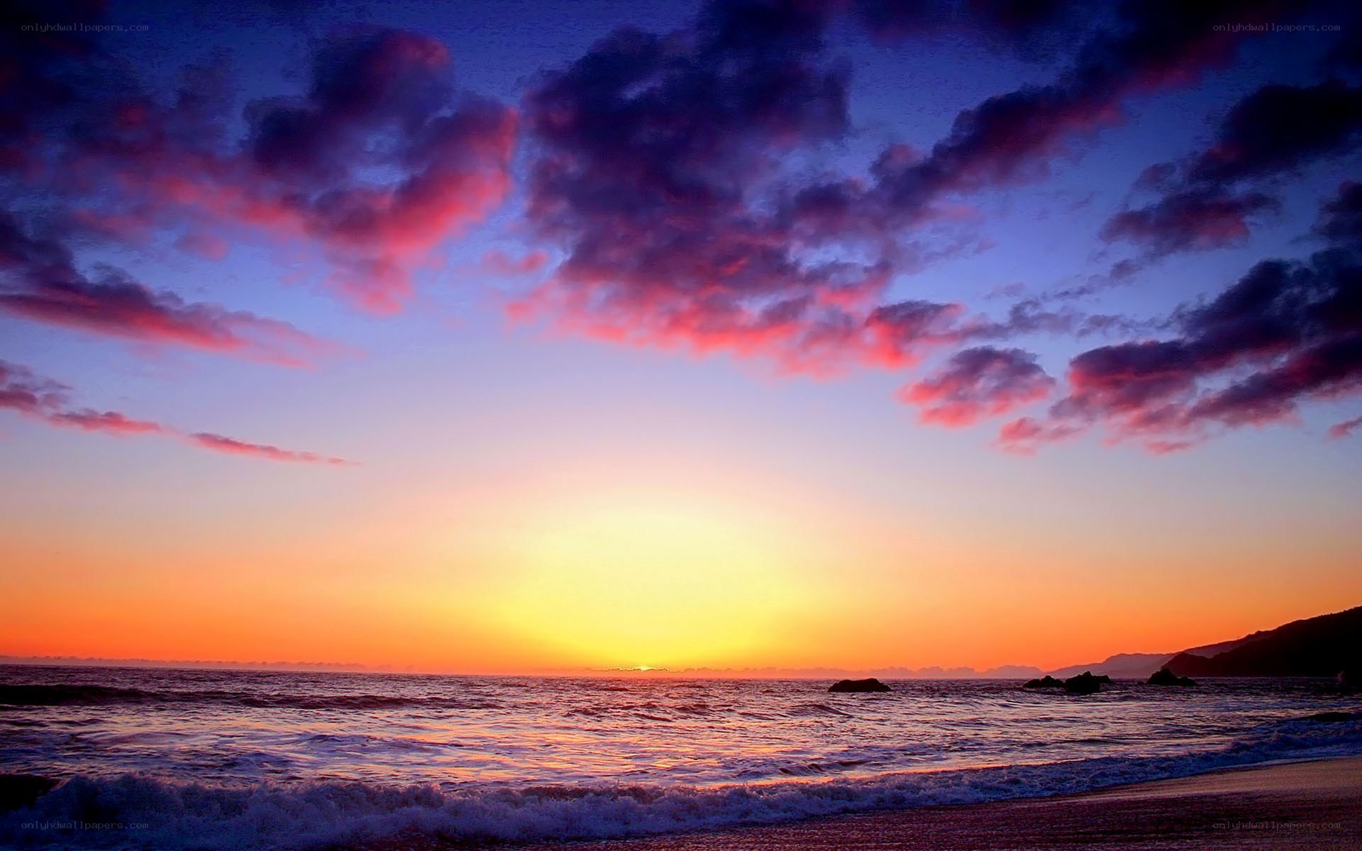 Vibrant sunset over the ocean