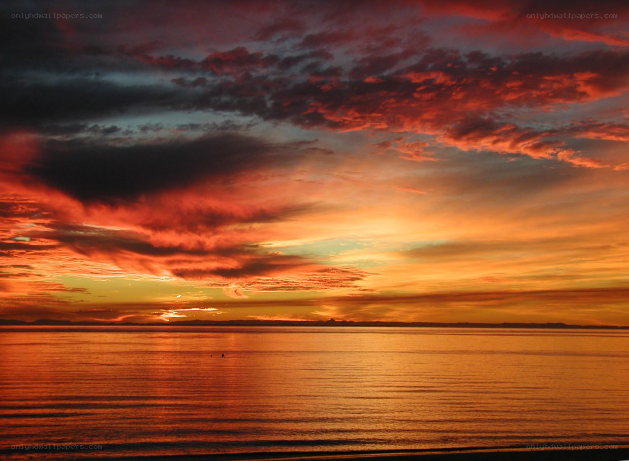 Vibrant sunset over the ocean