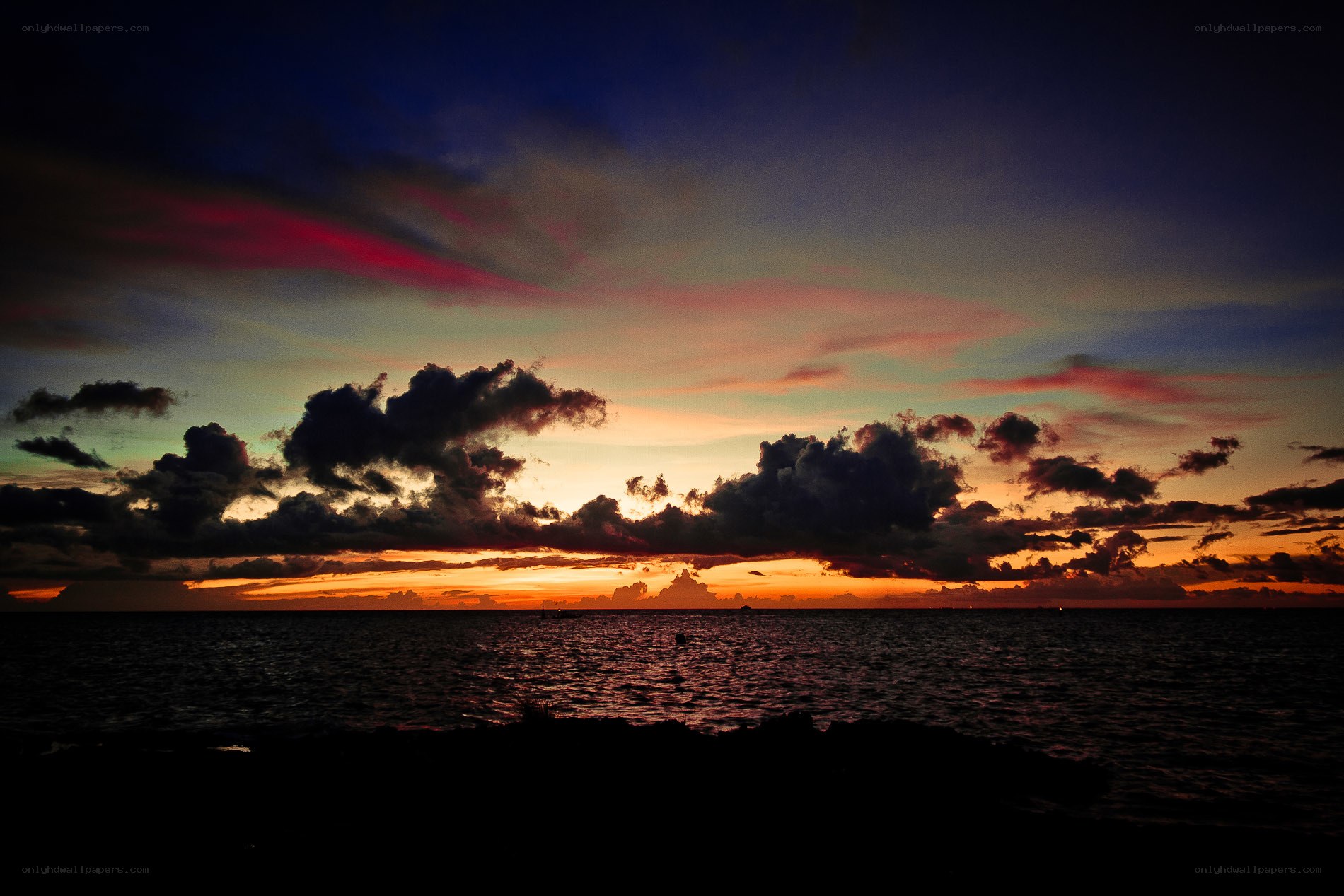 Vibrant sunset over the ocean