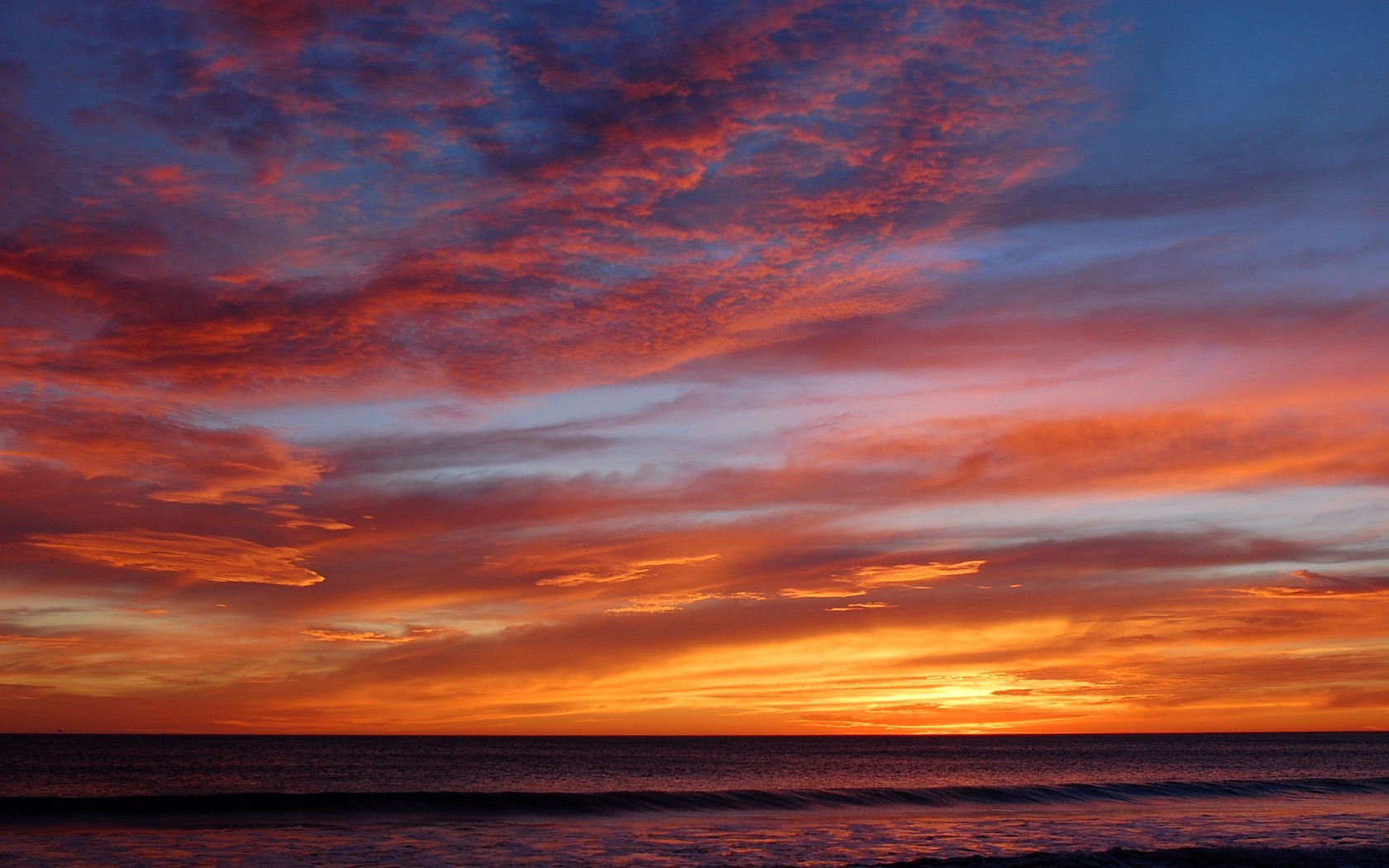 Vibrant sunset over the ocean