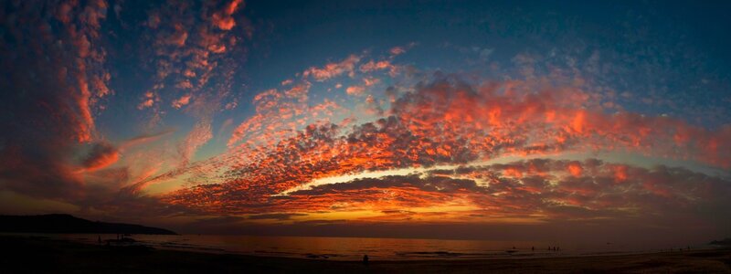 Vibrant sunset over the ocean