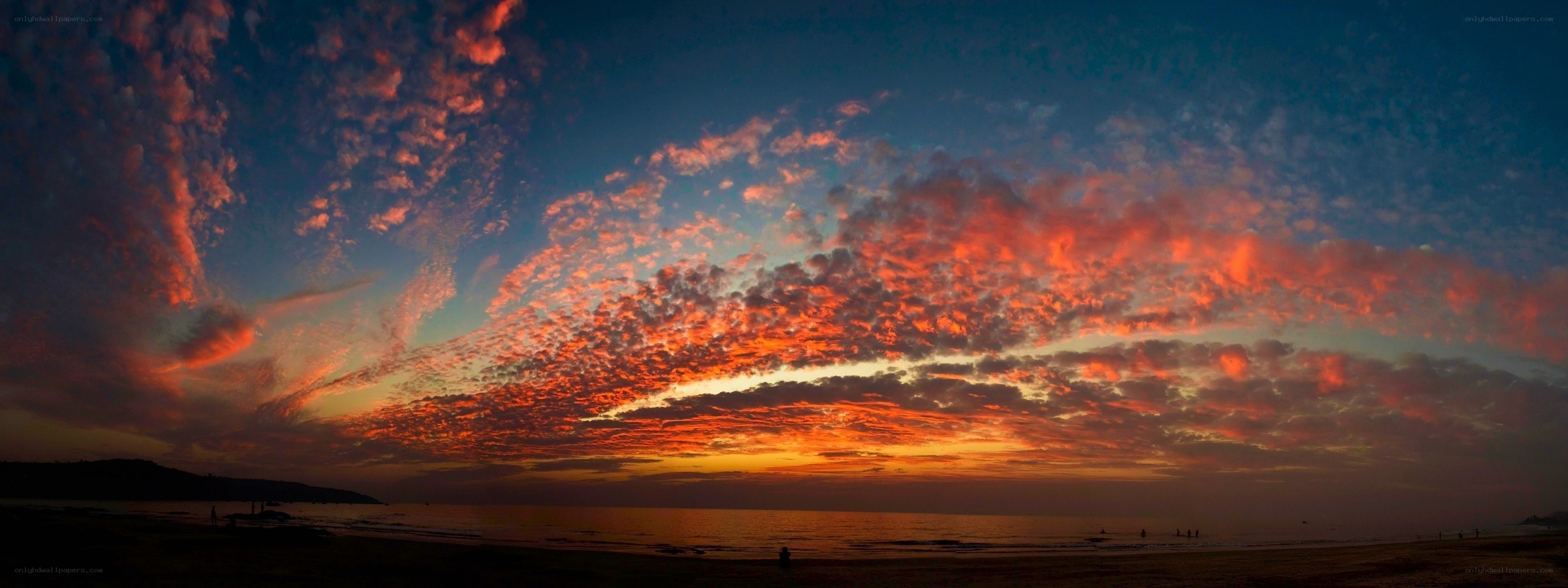 Vibrant sunset over the ocean