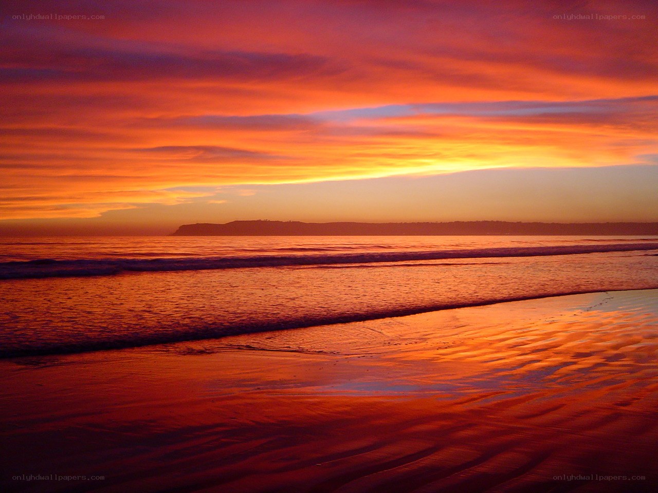 Vibrant sunset over the ocean