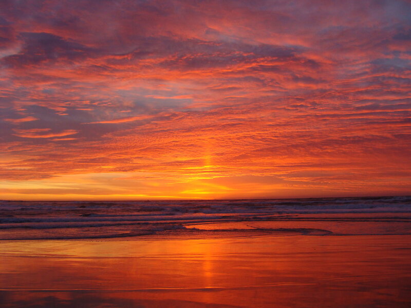 Vibrant sunset over the ocean