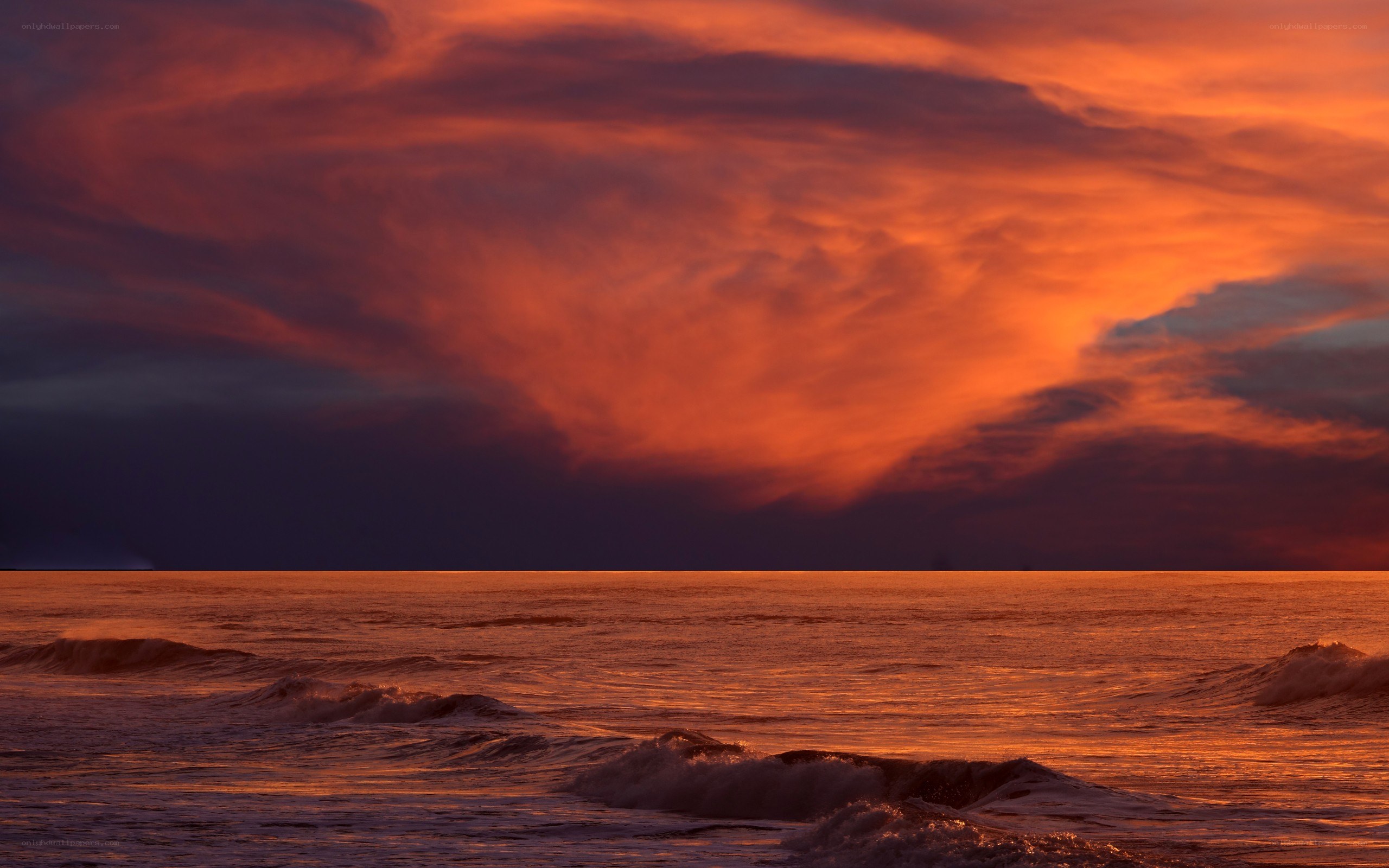 Vibrant sunset over the ocean