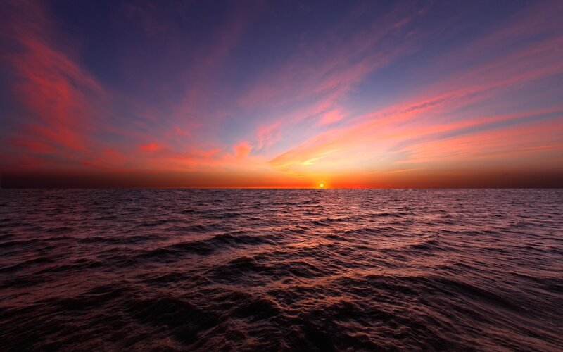 Vibrant sunset over the ocean