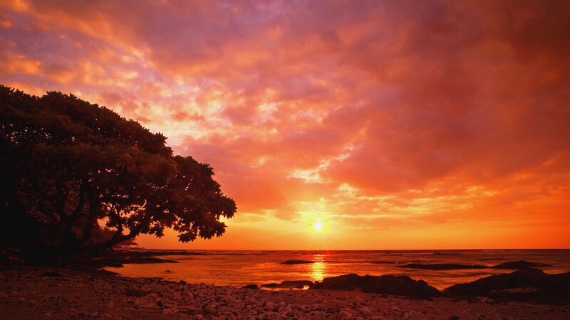 Vibrant sunset over the ocean
