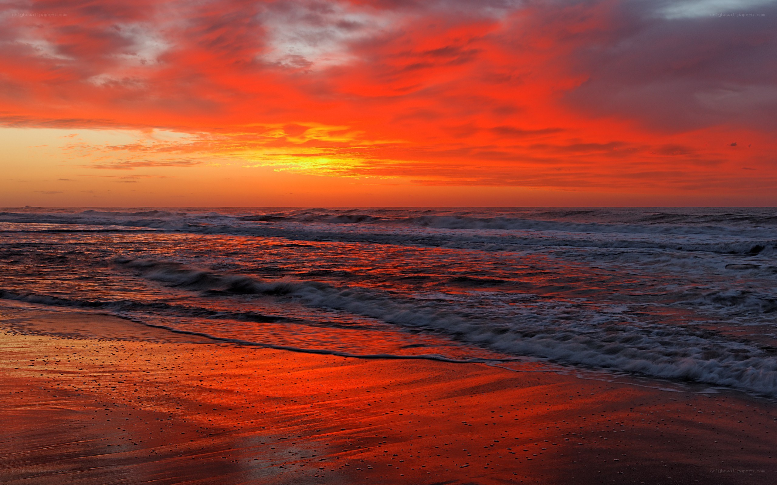 Vibrant sunset over the ocean
