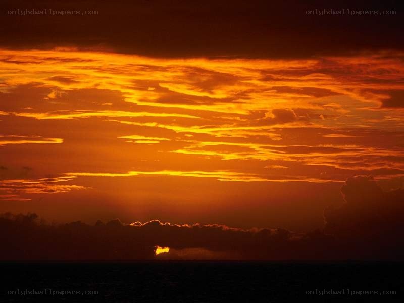 Vibrant sunset over the ocean
