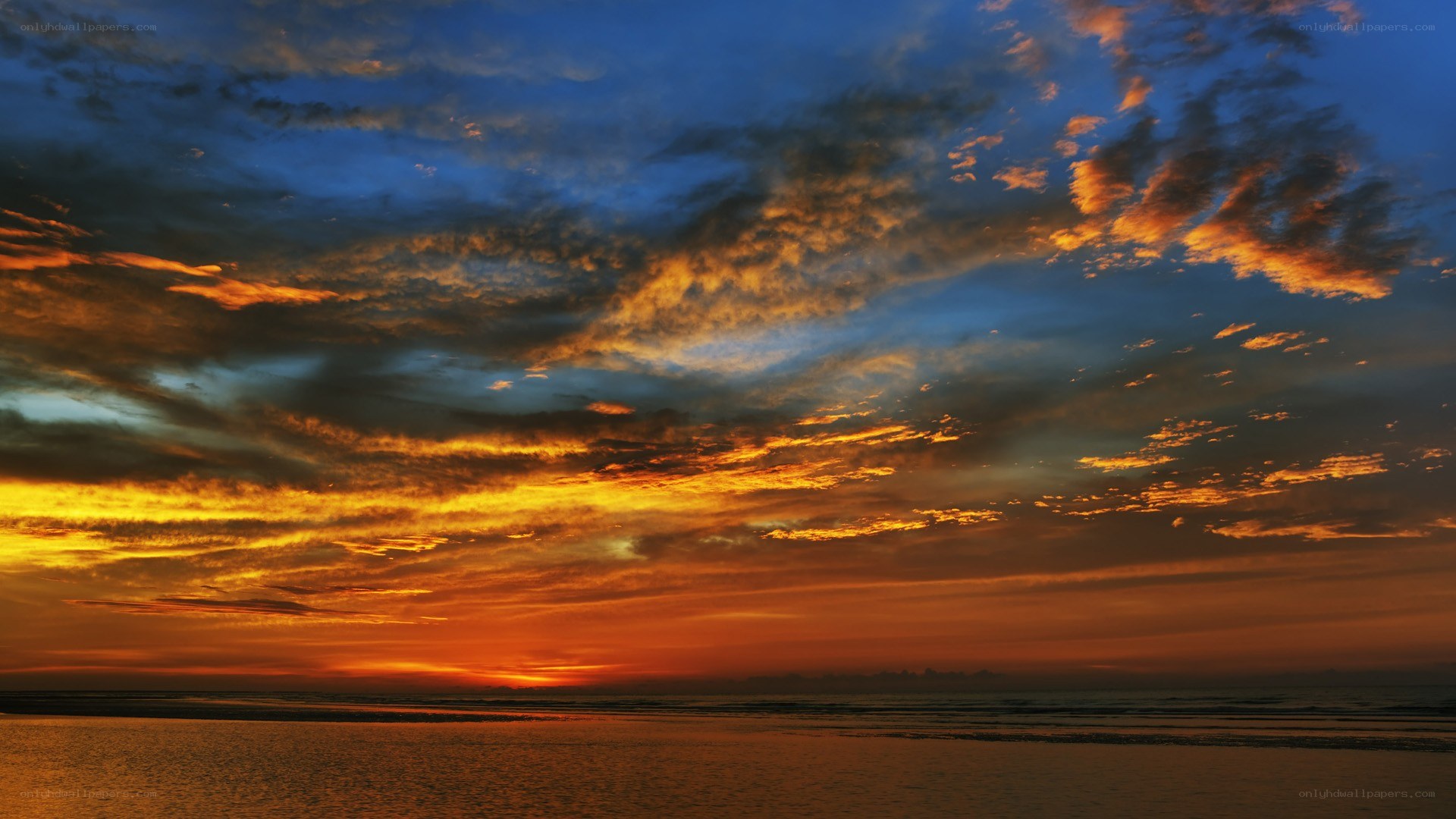 Vibrant sunset over the ocean