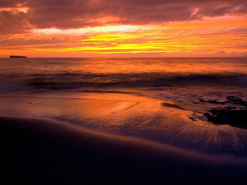 Vibrant sunset over the ocean
