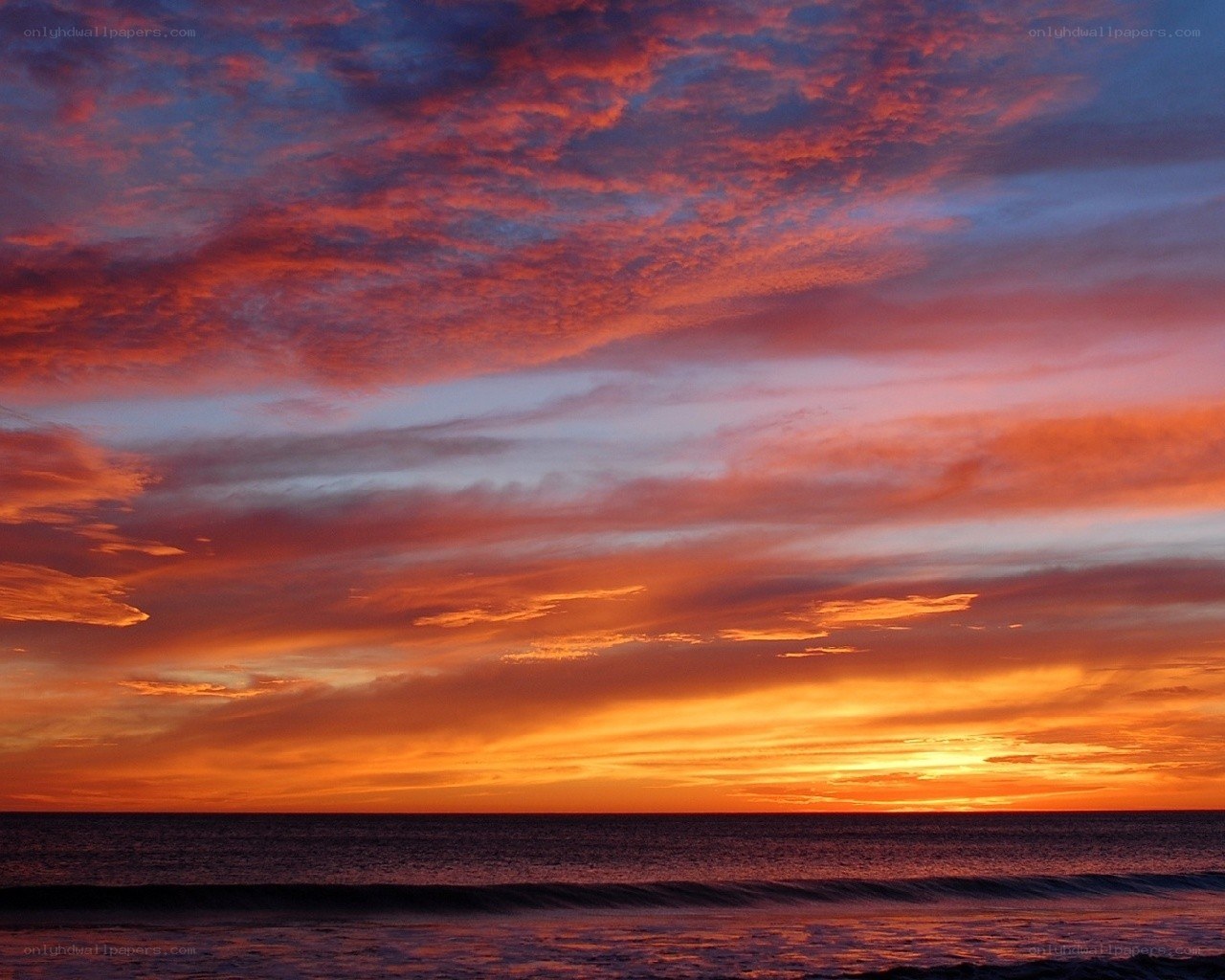 Vibrant sunset over the ocean