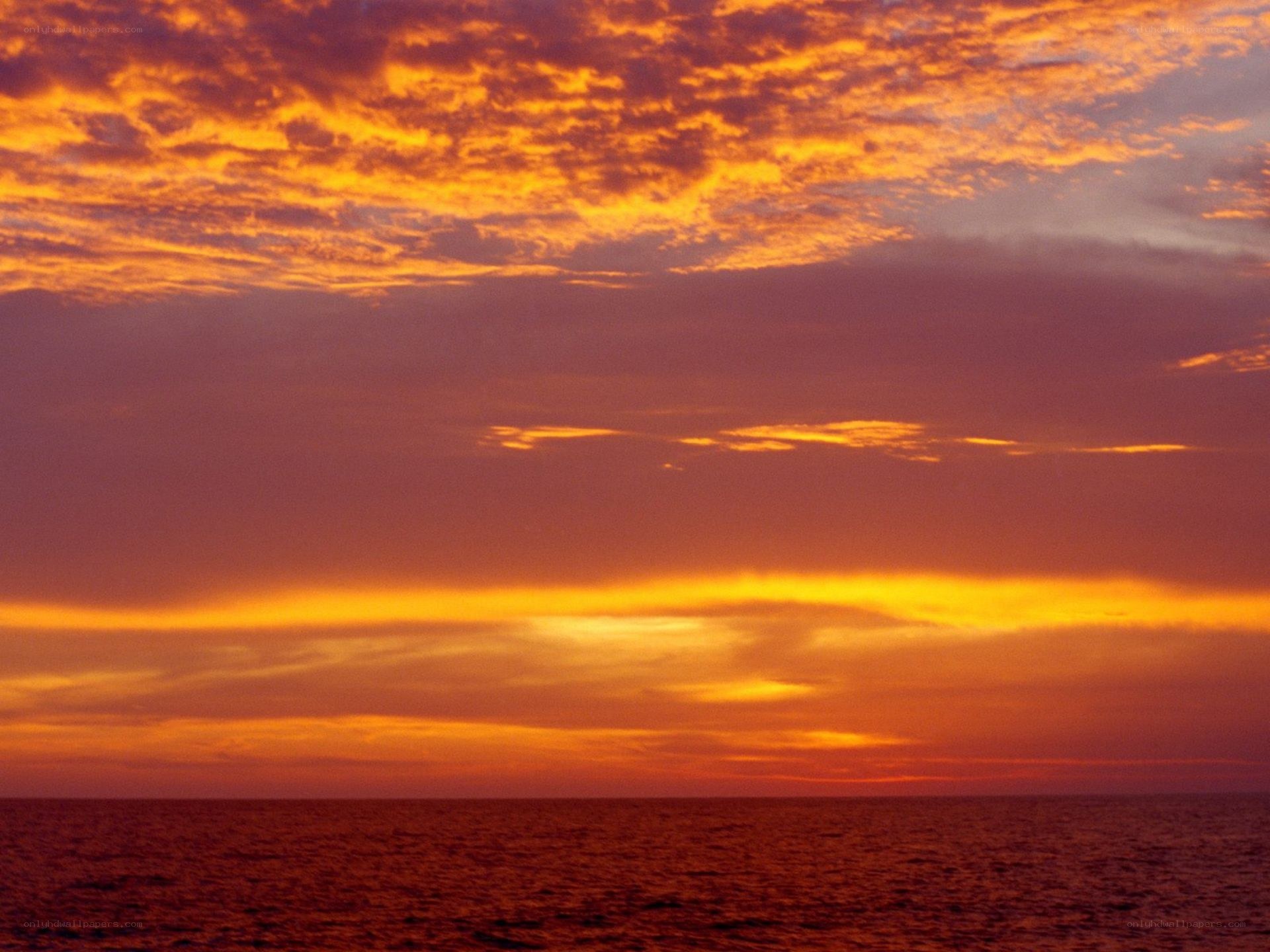 Vibrant sunset over the ocean