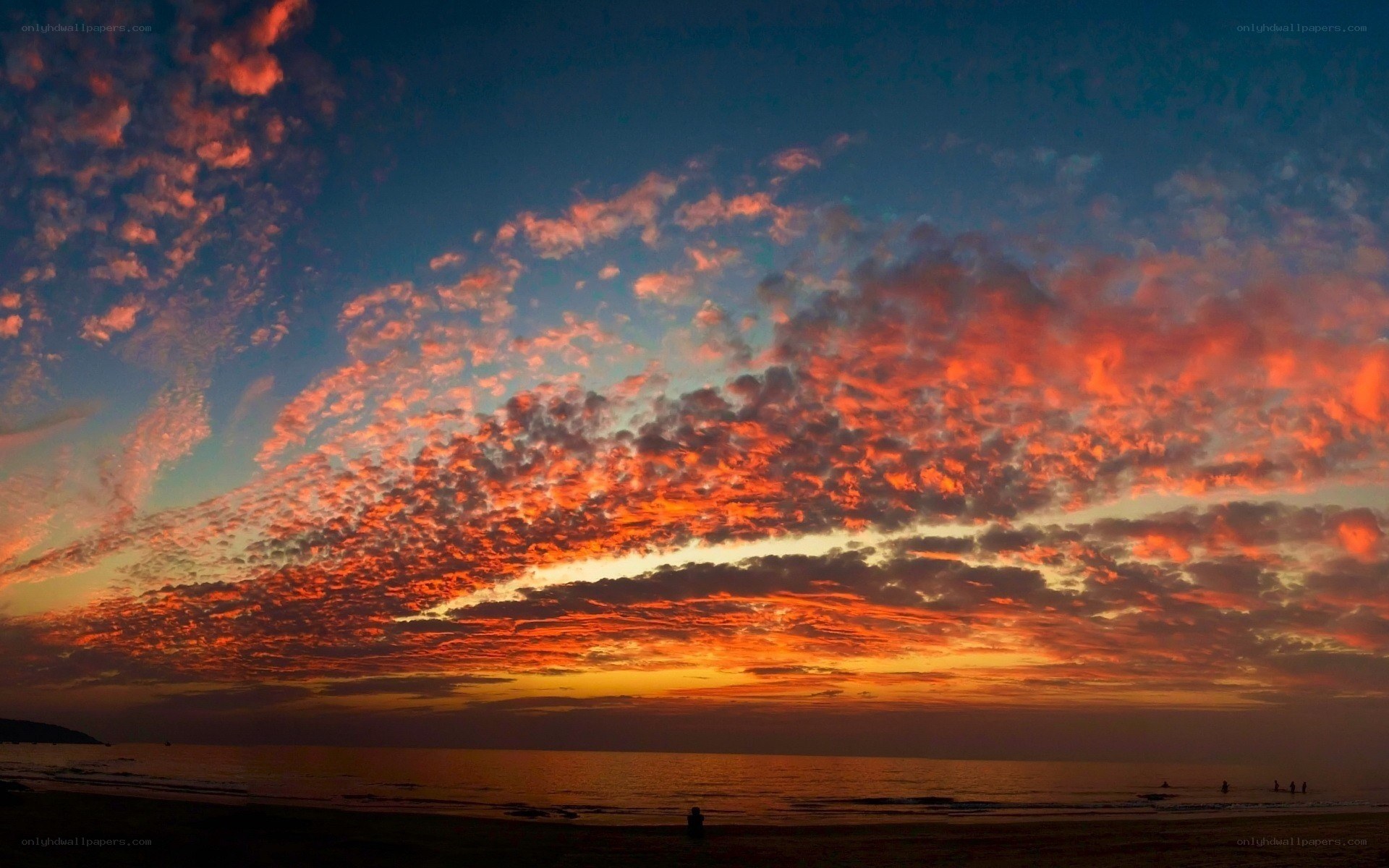 Vibrant sunset over the ocean