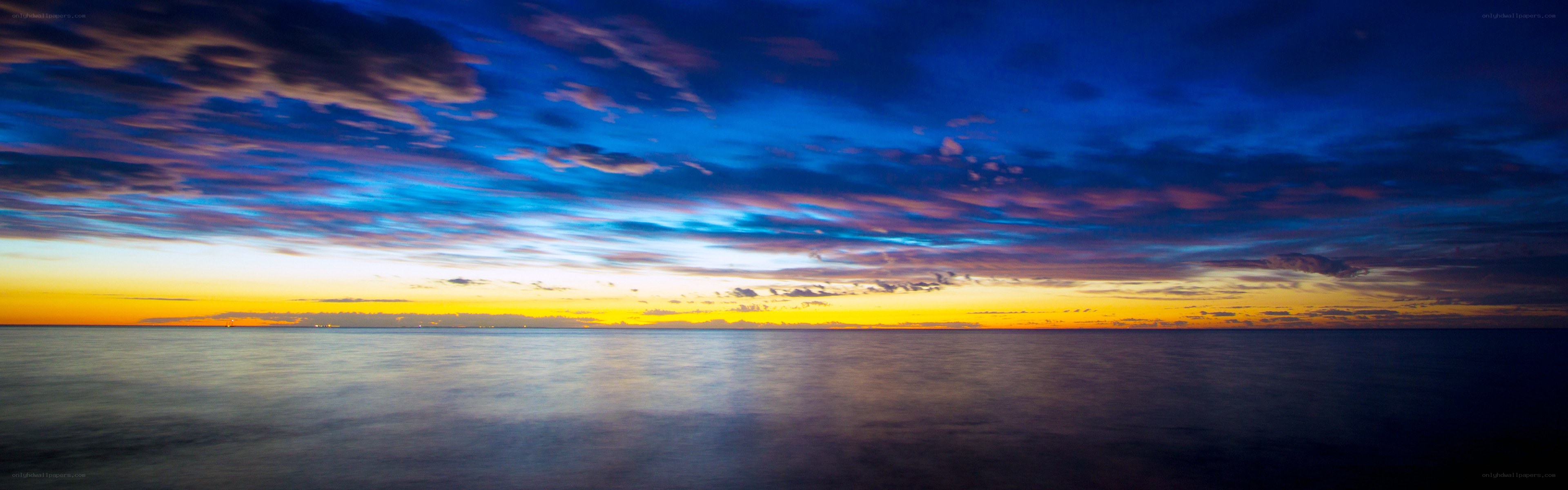 Vibrant sunset over the ocean