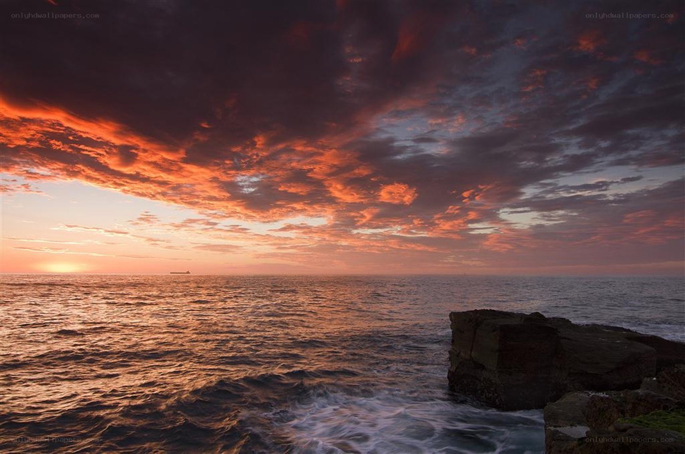 Vibrant sunset over the ocean