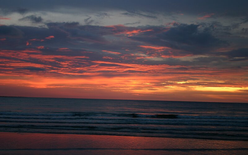 Vibrant sunset over the ocean
