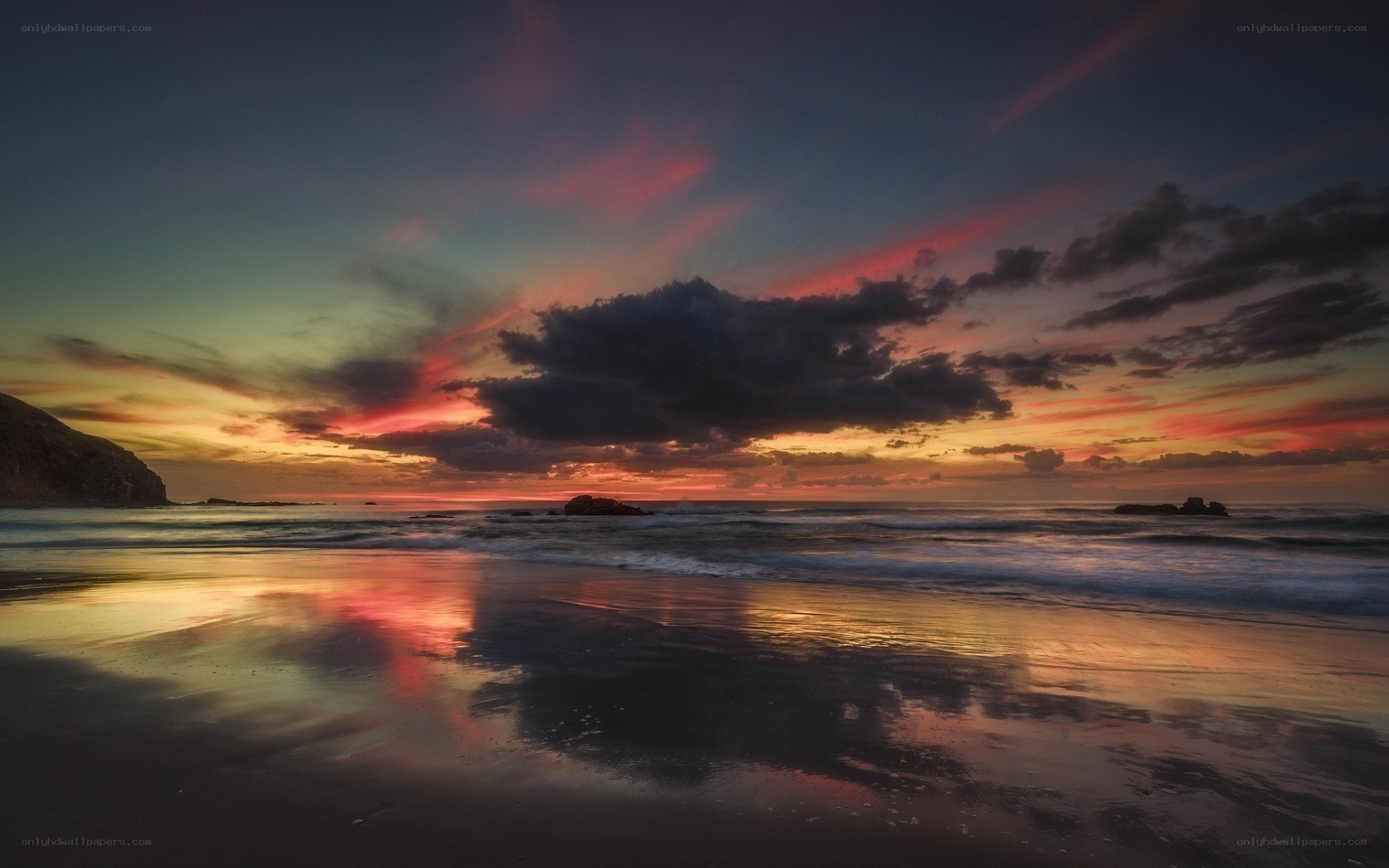 Vibrant sunset over the ocean