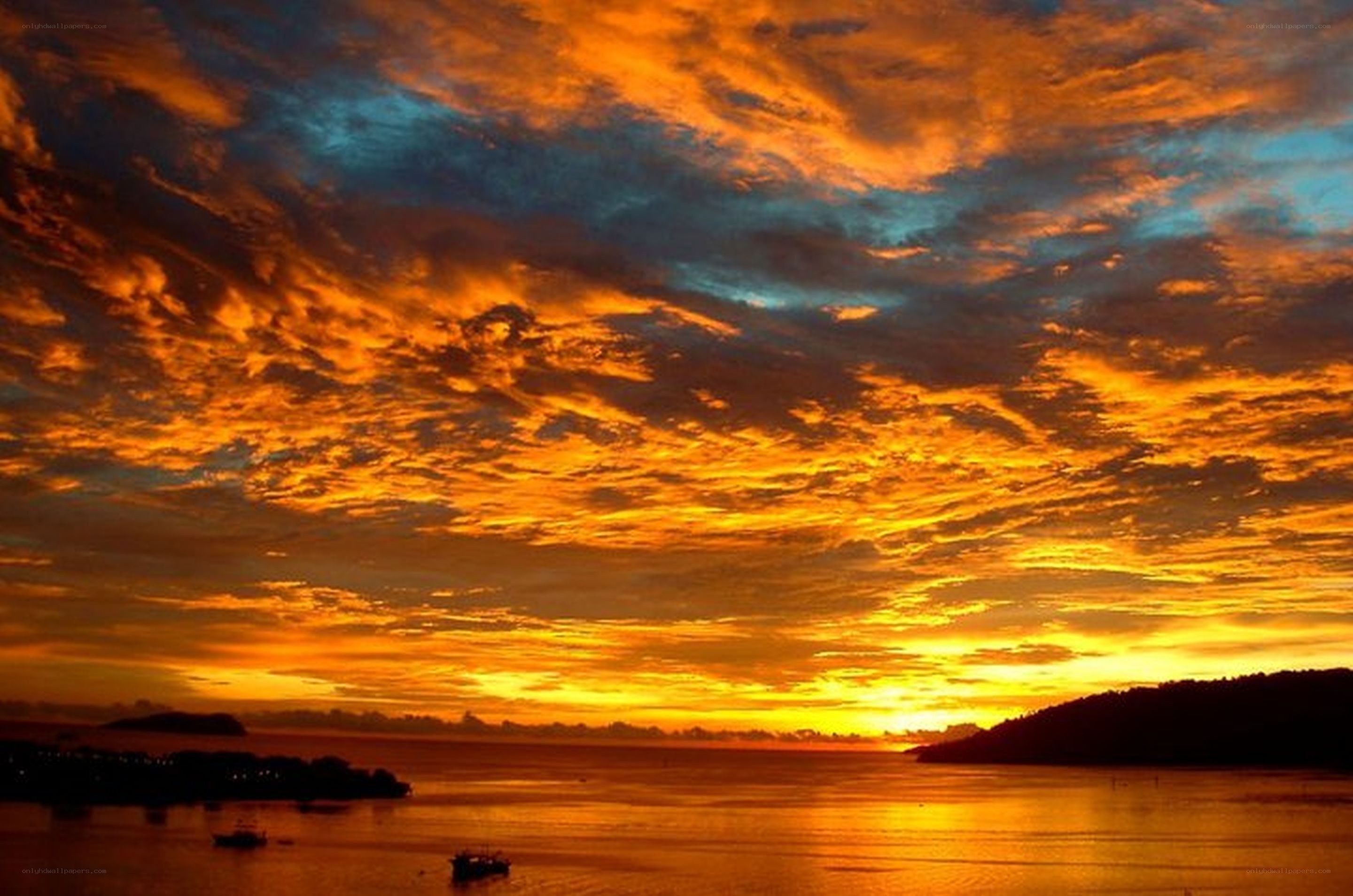 Vibrant sunset over the sea